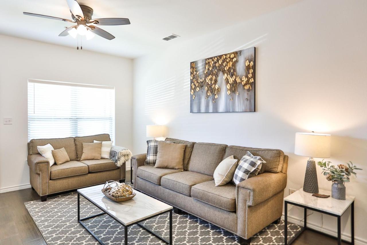 Hill Country Haven A Modern Rustic - 2 Bedroom 2 Bathroom Townhouse Off Main Street 프레드릭스버그 외부 사진