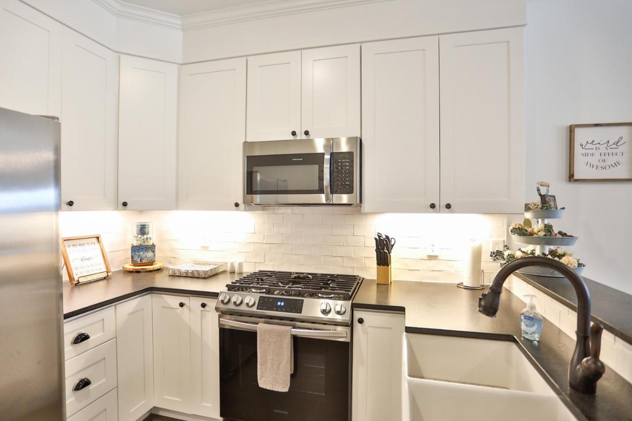 Hill Country Haven A Modern Rustic - 2 Bedroom 2 Bathroom Townhouse Off Main Street 프레드릭스버그 외부 사진